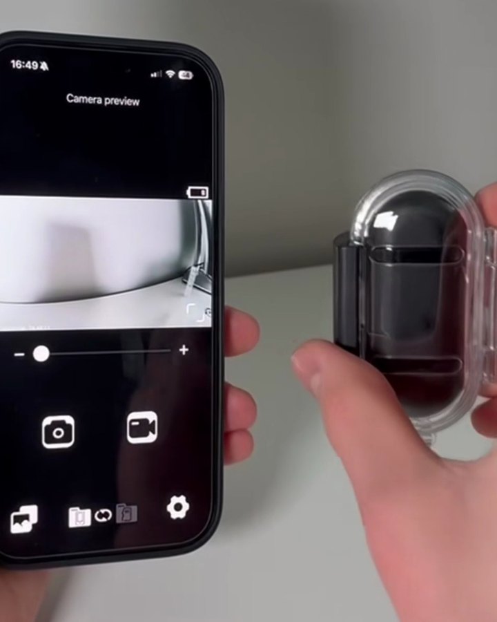 Povino-App auf dem Handy mit der POV Vision im Klarsicht-Case